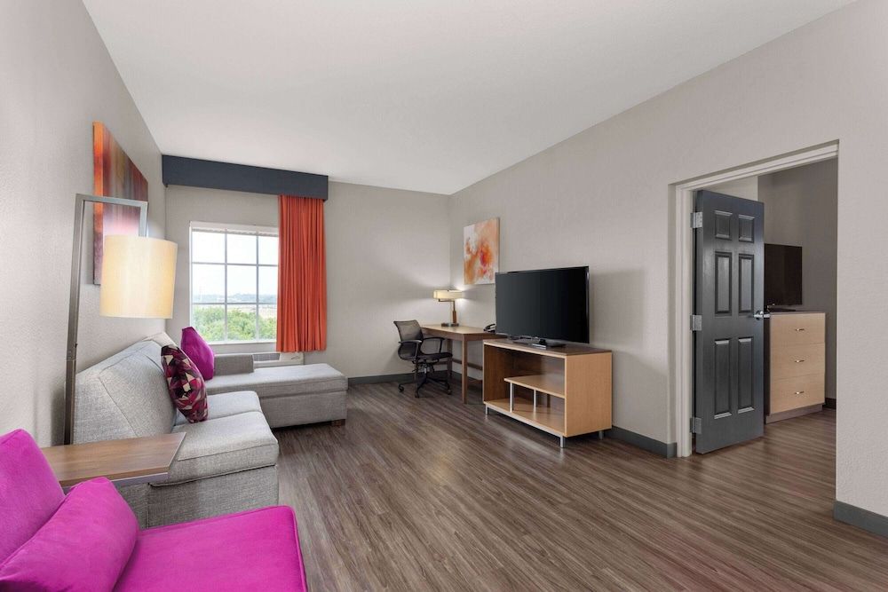 Deluxe Room, 1 King Bed, Non Smoking