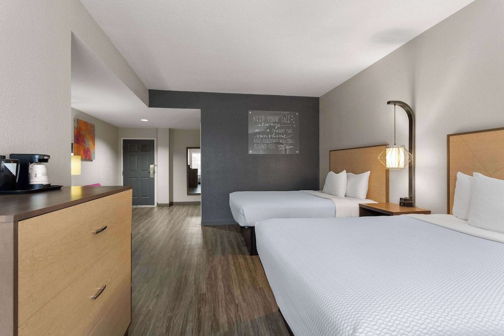 Deluxe Room, 2 Queen Beds, Non Smoking