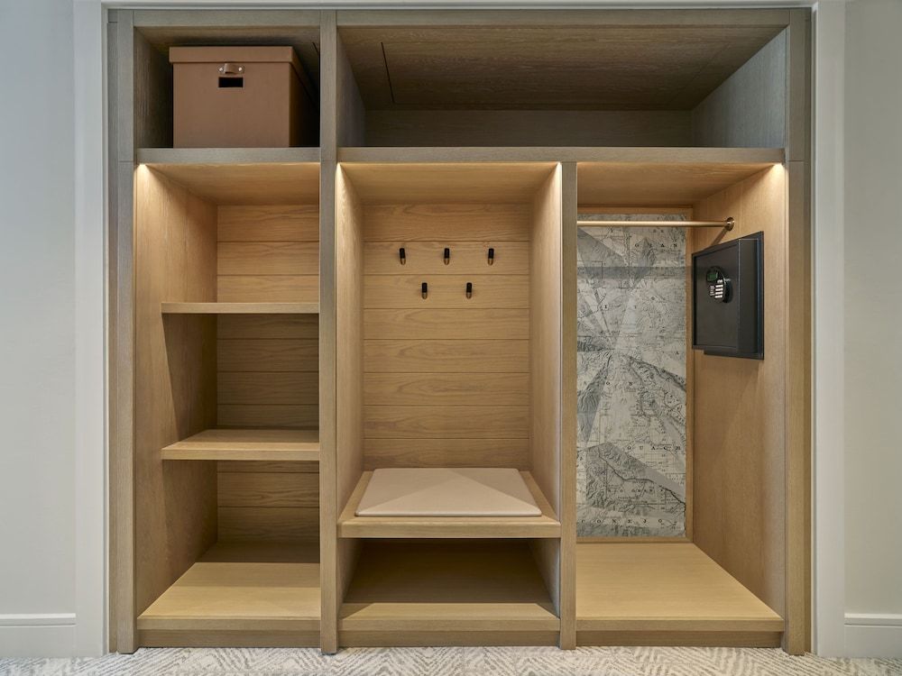 Limelight Hotel Aspen Room, 2 Queen Beds, Terrace (Pet Free) 6