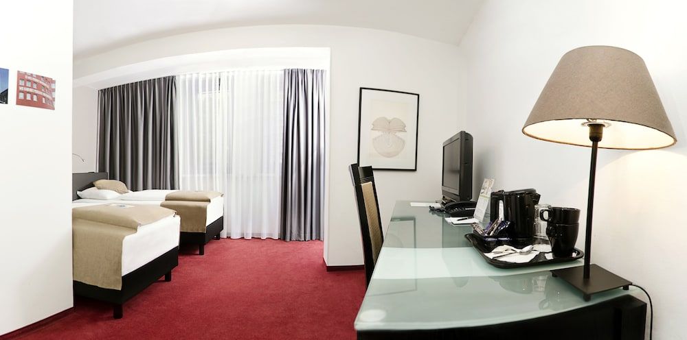 The Corner Hotel Comfort Twin Room 2