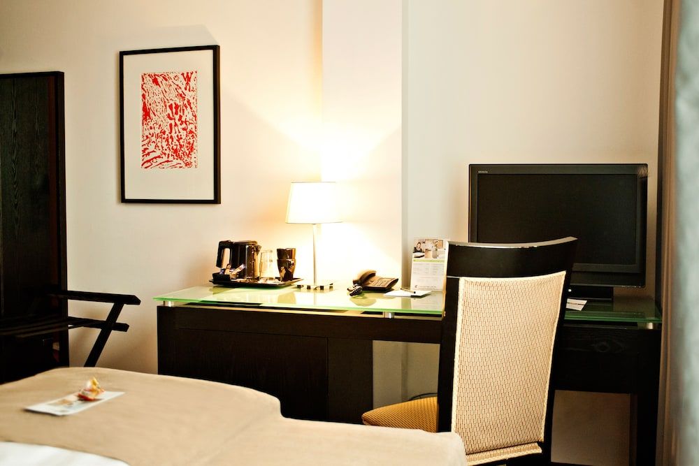 The Corner Hotel Comfort Single Room 5