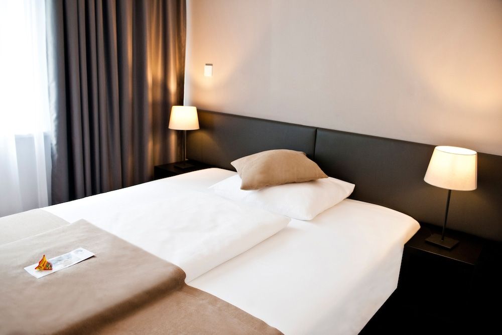 The Corner Hotel Comfort Single Room 7