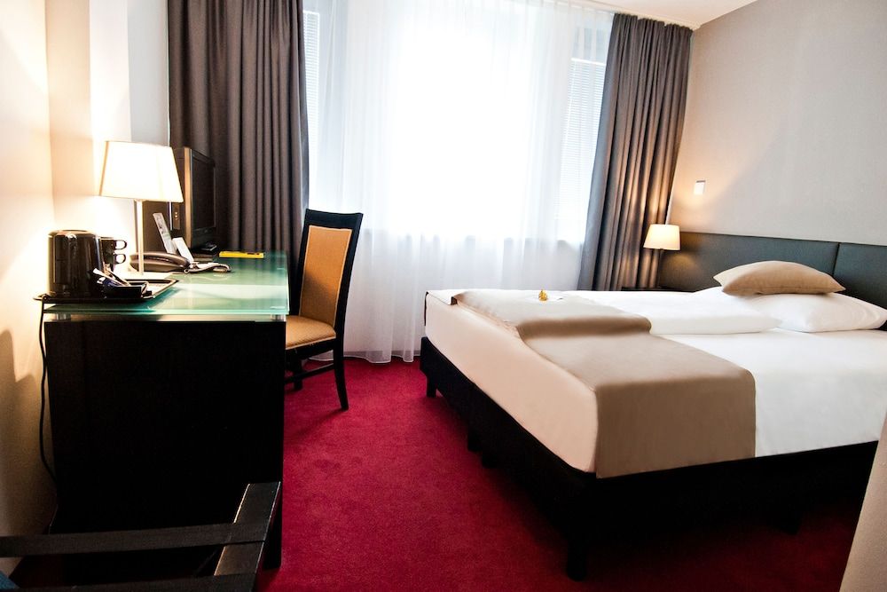 The Corner Hotel Comfort Single Room