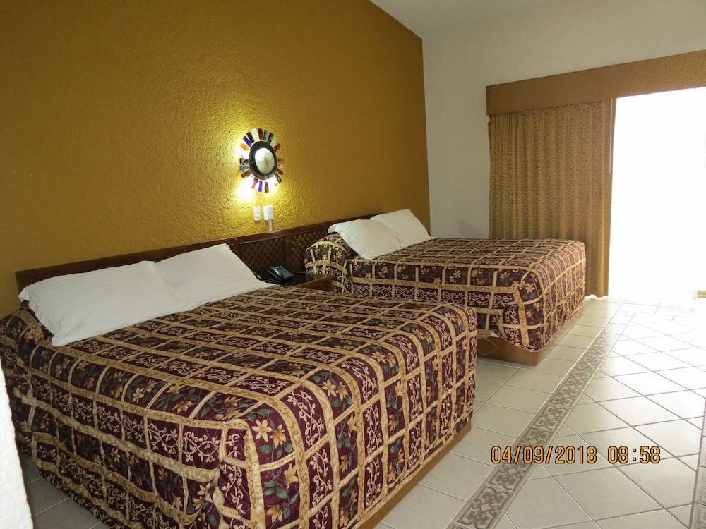 Hotel Mision Santa Maria Standard Double Room, 2 Queen Beds 2