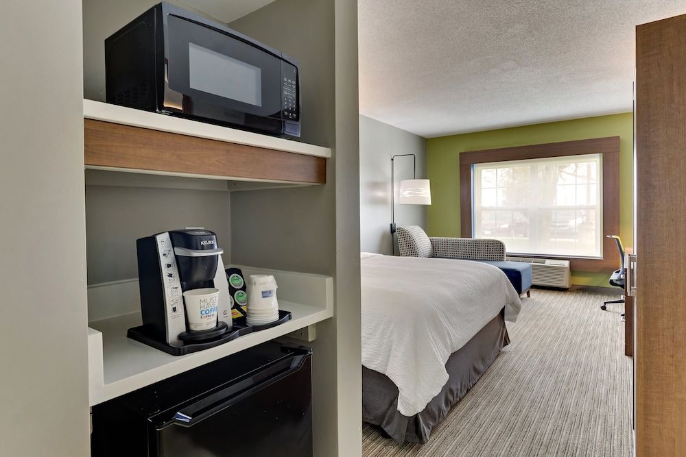 Standard Room, 1 King Bed (Mobility)