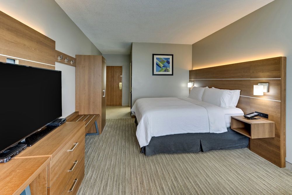 Standard Room, 1 King Bed (Mobility)