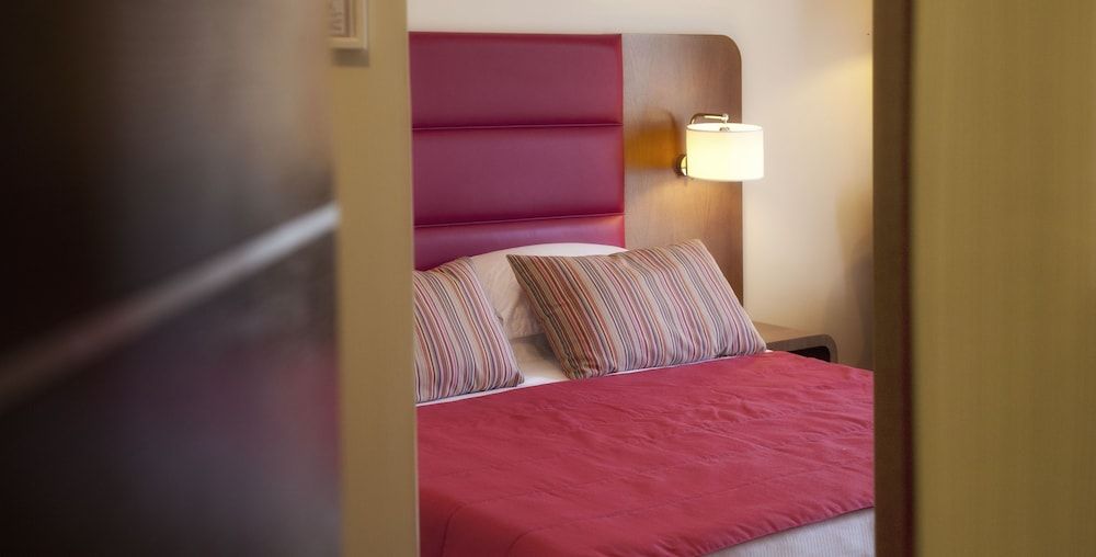 Hotel Plaza Triple Room 2