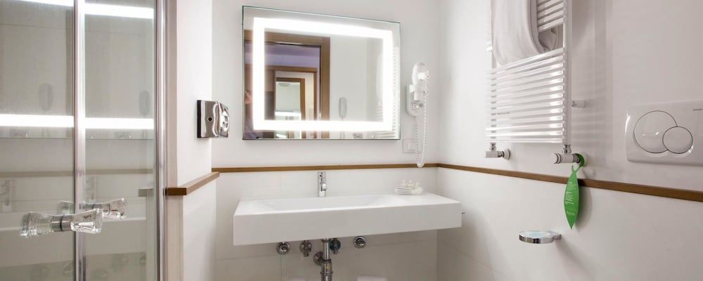 Hotel Plaza Triple Room 9