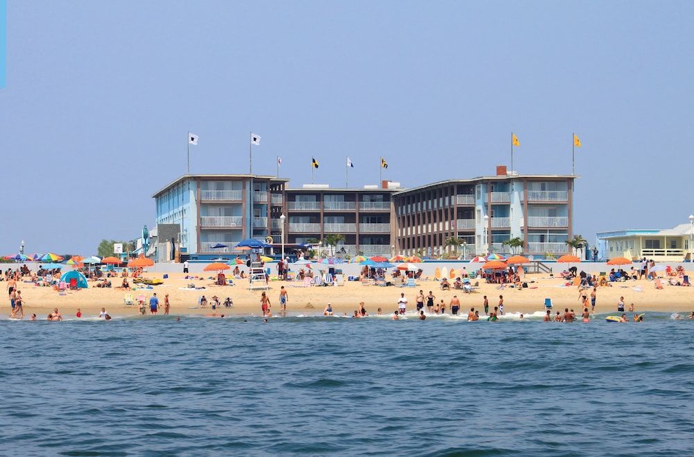 undefined Flagship Oceanfront Hotel 10