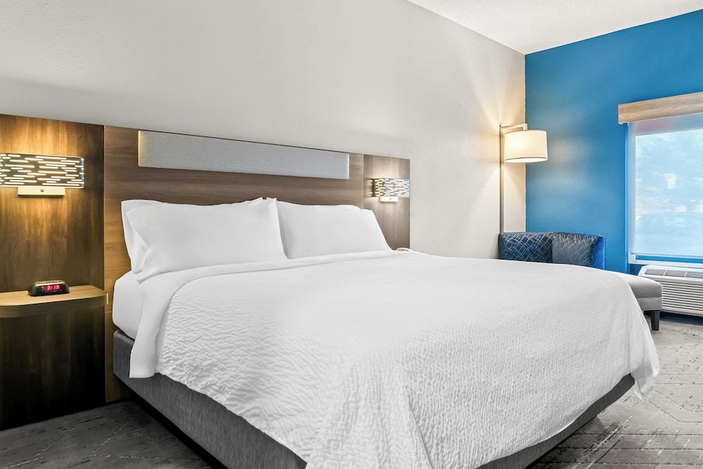 Standard Room, 1 King Bed