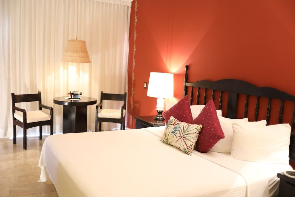 Hotel Montetaxco Standard Room, 1 King Bed, Garden View 5