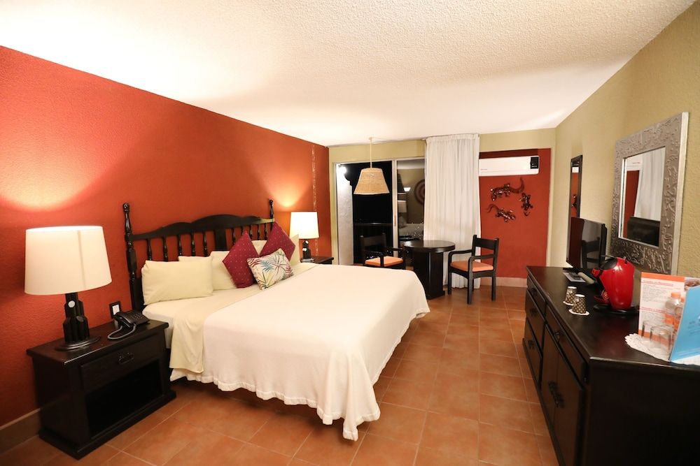 Hotel Montetaxco Standard Room, 1 King Bed, Garden View 6