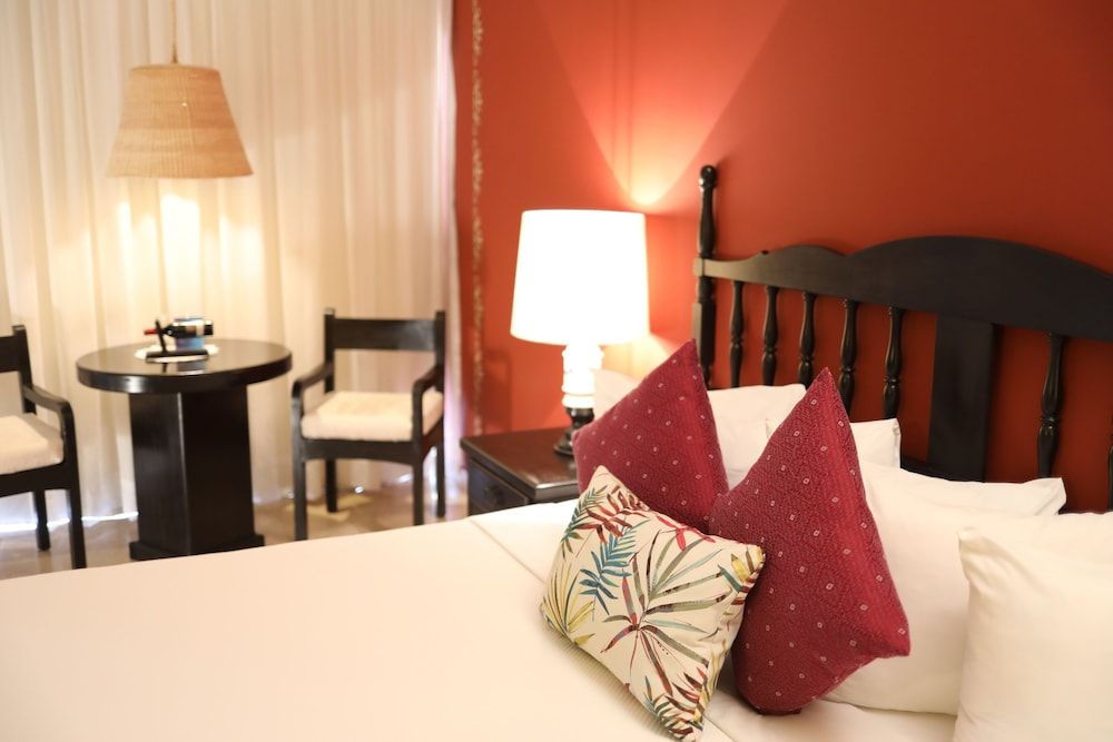 Hotel Montetaxco Standard Room, 1 King Bed, Garden View 3