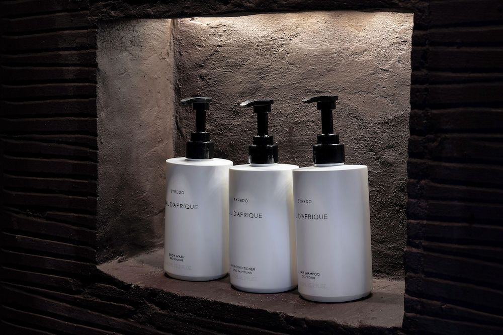 Bathroom amenities