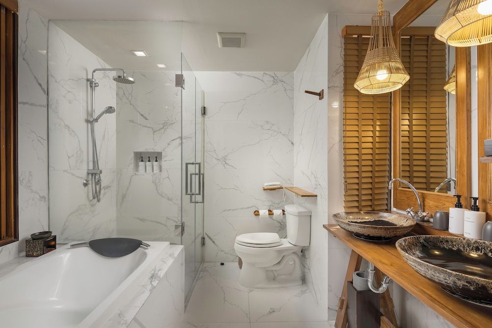 Silavadee Pool Spa Resort Deluxe Room, Jetted Tub 4