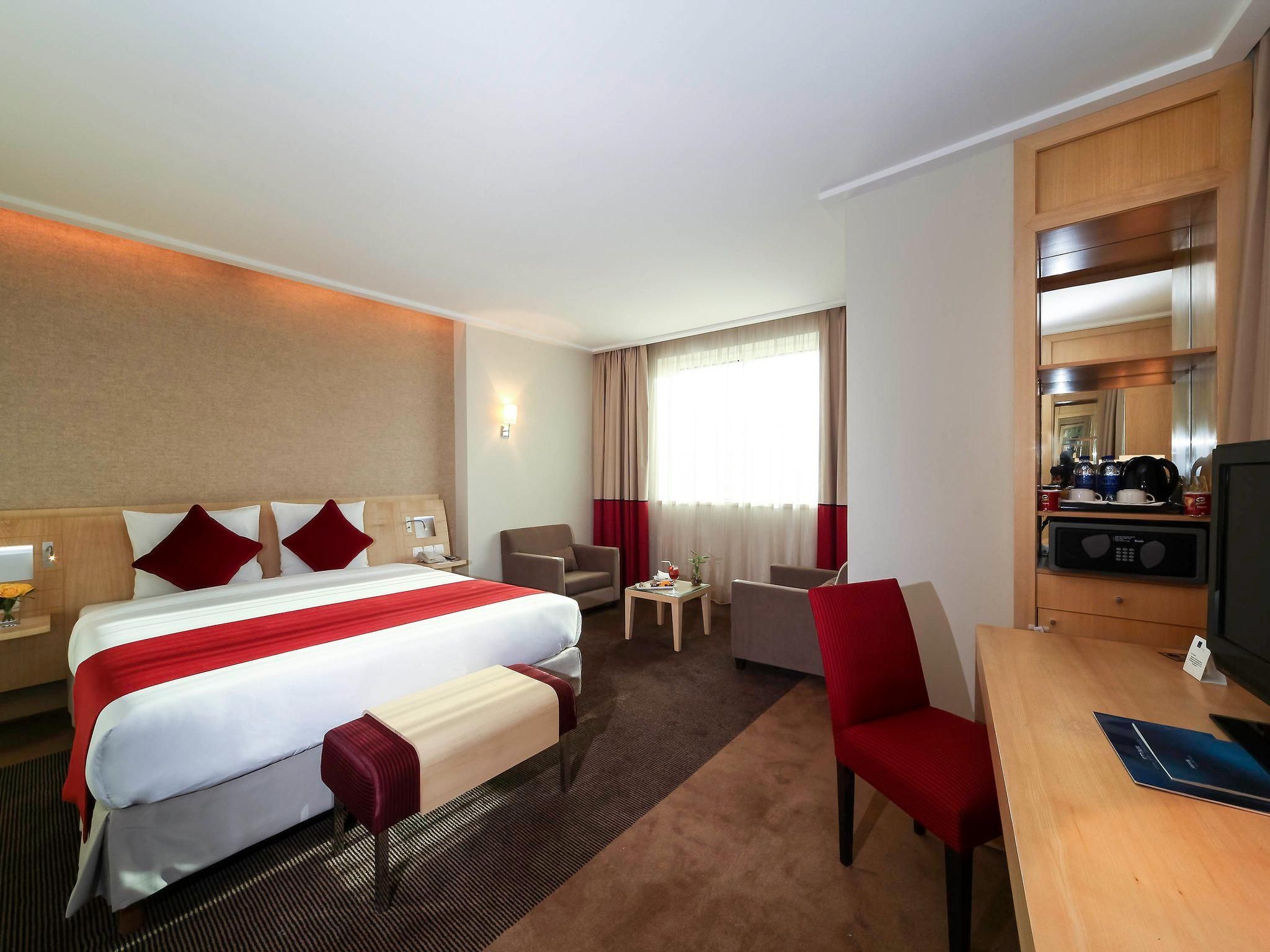 JUNIOR SUITE WITH 1 QUEENSIZE BED