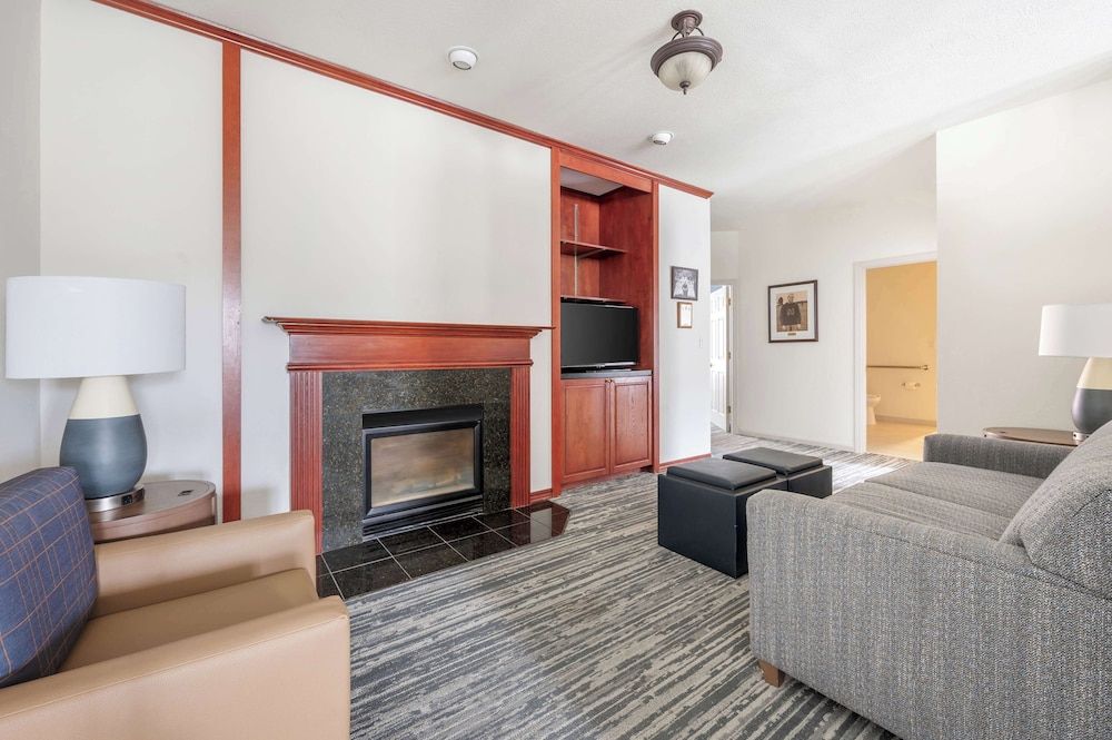 Hilton Vacation Club Varsity Club South Bend, IN 2 Bedroom 2 Kg Suite W/balcony Full Kitchen 4