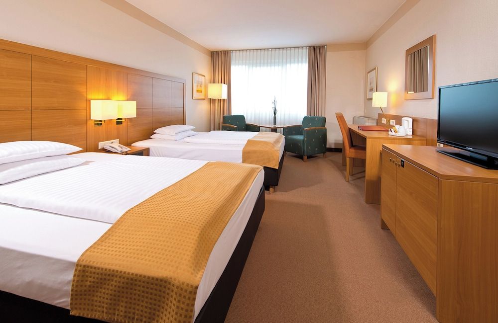 Leonardo Hotel Heidelberg-Walldorf Superior Triple Room 2