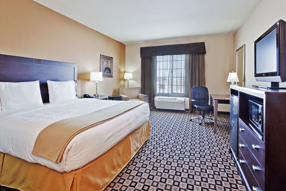 Standard Room, 1 King Bed