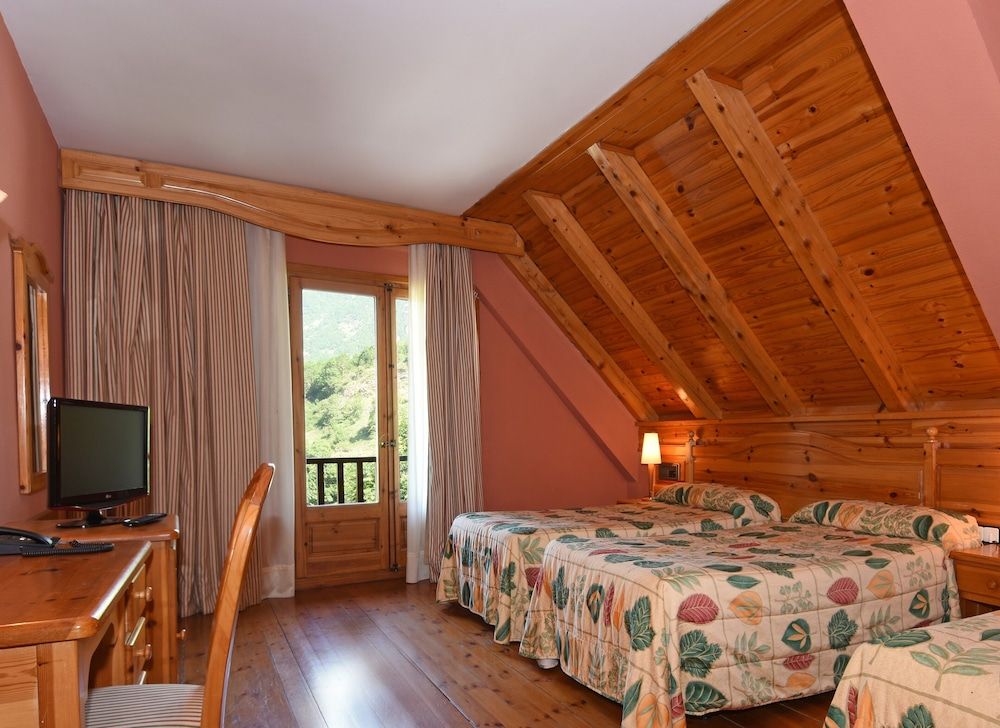 RVHotels Orri Quadruple Room (Attic 4 PAX) 4