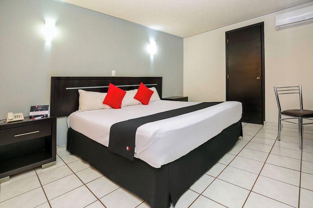 Capital O Hotel Victoria Morelia Superior Room, 1 King Bed 5