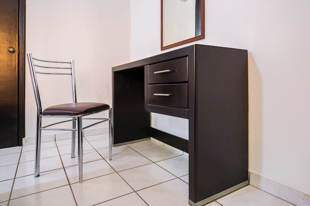 Capital O Hotel Victoria Morelia Superior Room, 1 King Bed 7