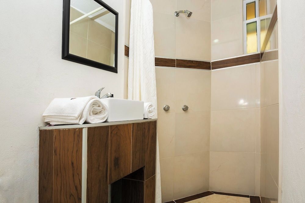 Capital O Hotel Victoria Morelia Standard Room, 1 Double Bed 8