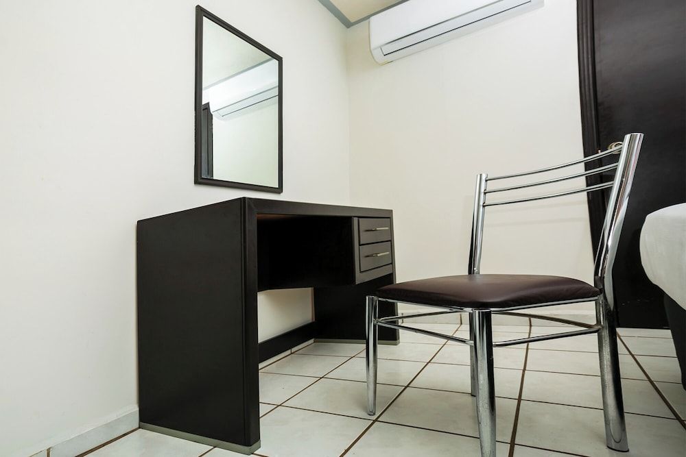 Capital O Hotel Victoria Morelia Standard Room, 2 Double Beds 7