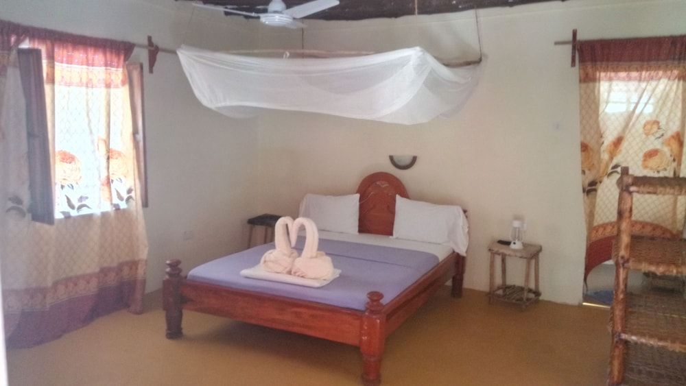 Hill Room, Garden Area