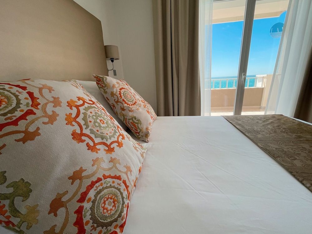 Fay Victoria Beach Double Room, Sea View (Mar) 3