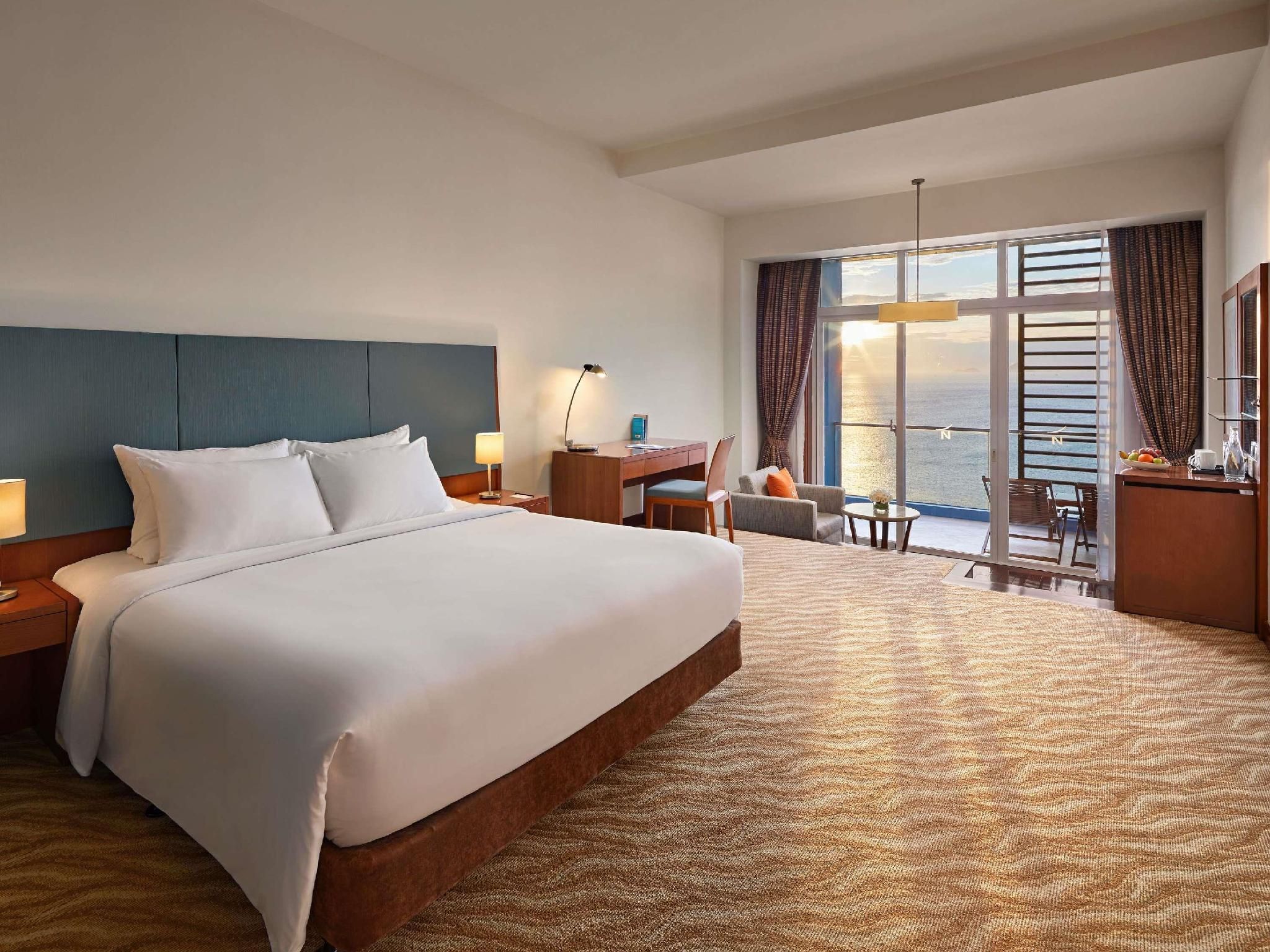 Junior Suite with 1 King-Size Bed Ocean View