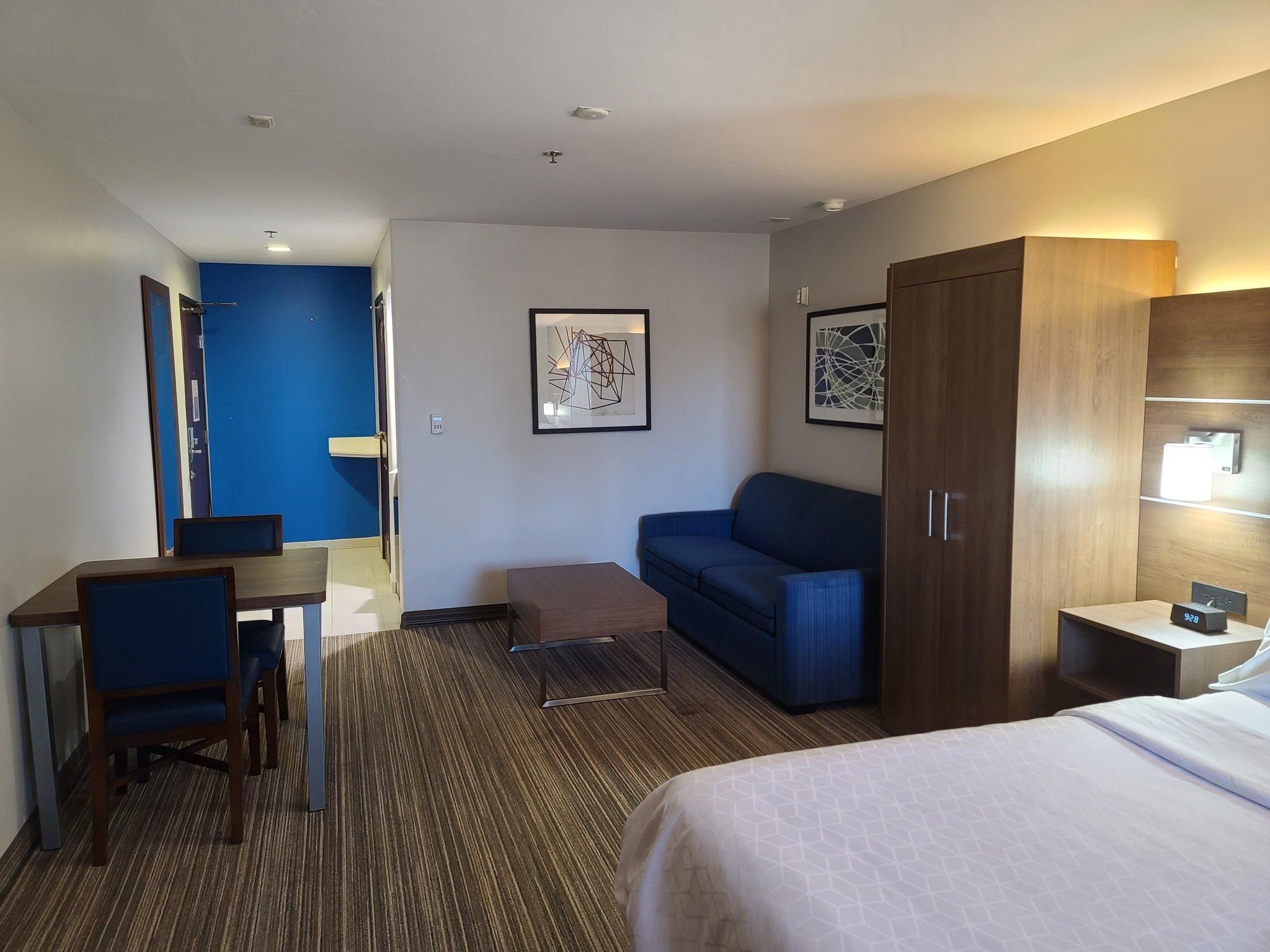 2 Bedroom Suite