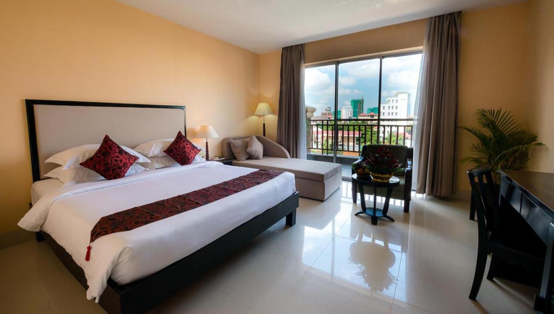 Deluxe Twin Balcony City View