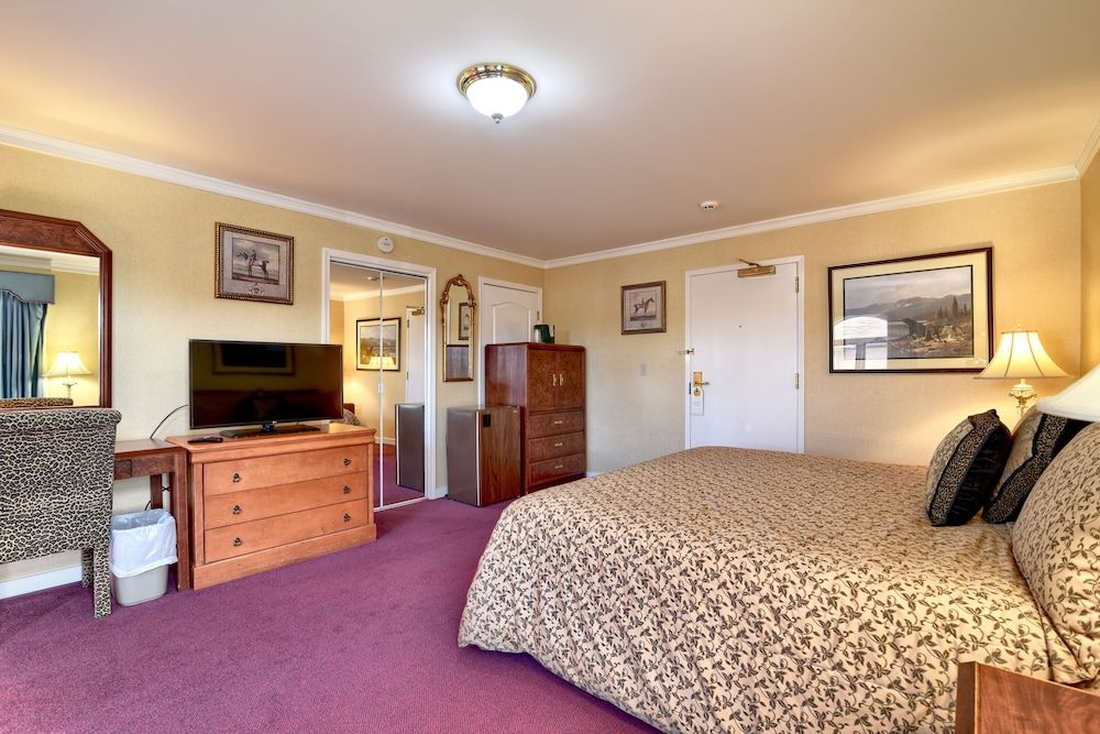 Roosevelt Inn and Suites Saratoga Springs Office (Main) Building Regular King