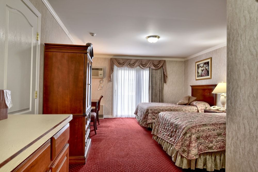 Val Kill Deluxe Room 2 Double Beds