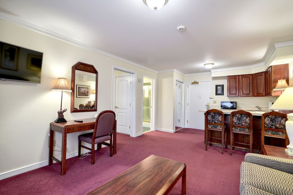 Office (Main) Building Executive Suites