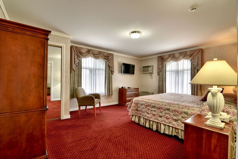 Val Kill Executive Room
