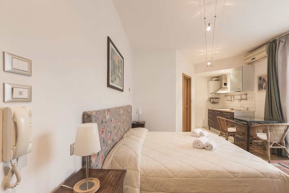 PRince Residence Apartments Studio, Kitchen, Garden View 9