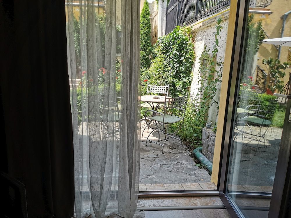 PRince Residence Apartments Studio, Kitchen, Garden View 11