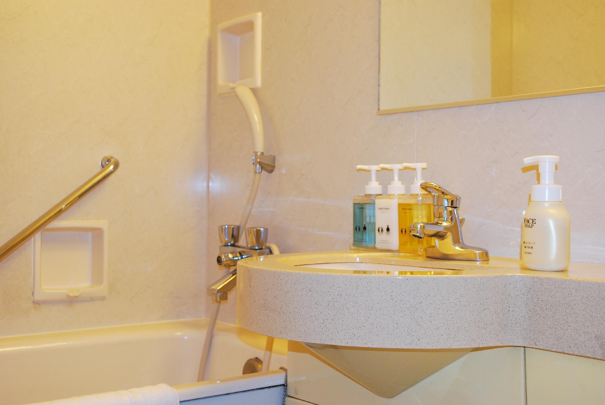 Short Stay - Single Room - Smoking, Check-In from 6 PM