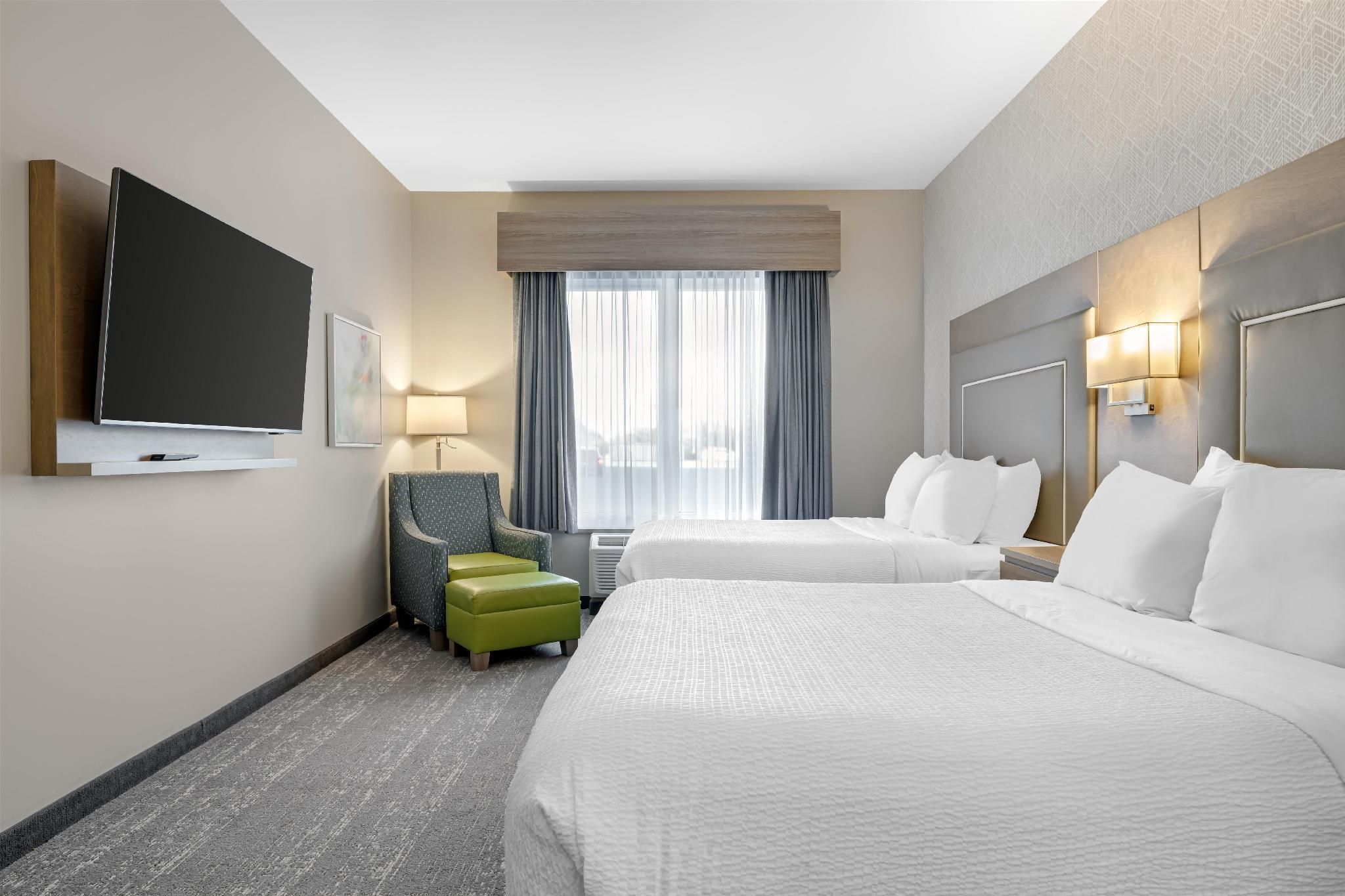 2 Queen Beds, Non-smoking, Sofabed, Work Desk, Microwave And Refrigerator, Wi-fi, Shower Only, Full