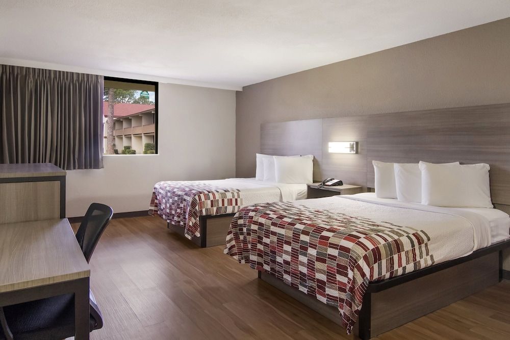 Red Roof Inn & Suites Brunswick I-95 Deluxe Room, 2 Queen Beds, Non Smoking