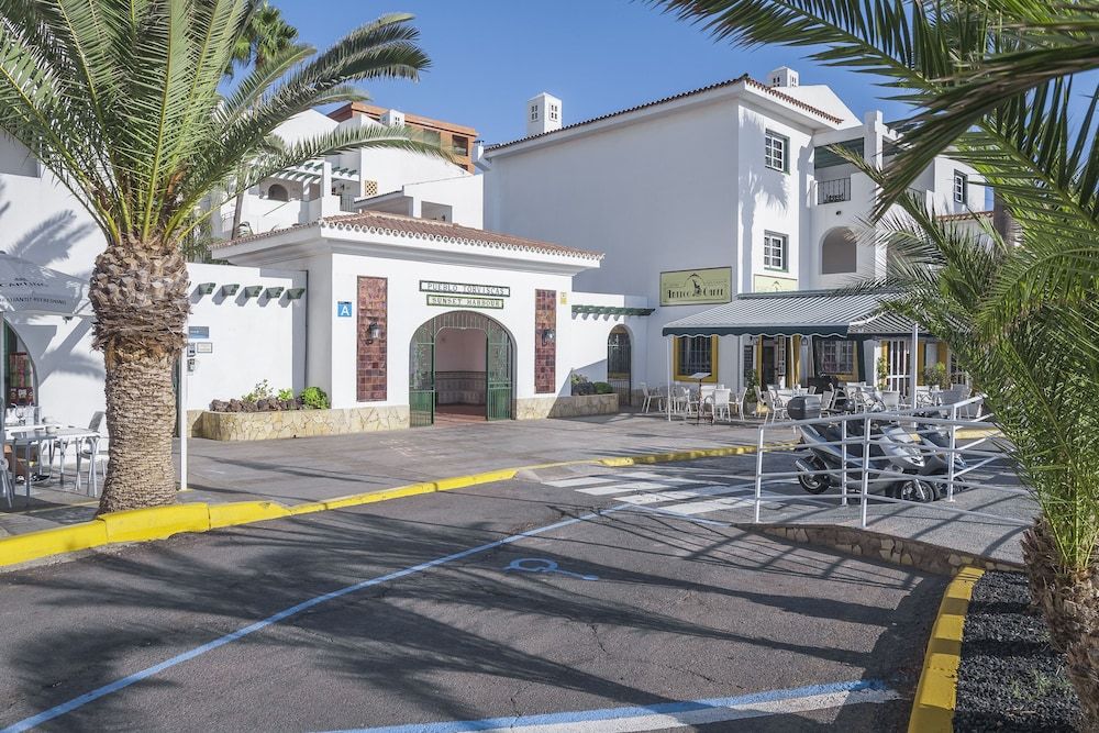 undefined Sunset Harbour Club 10