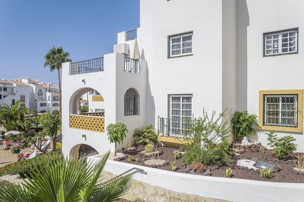 undefined Sunset Harbour Club 3