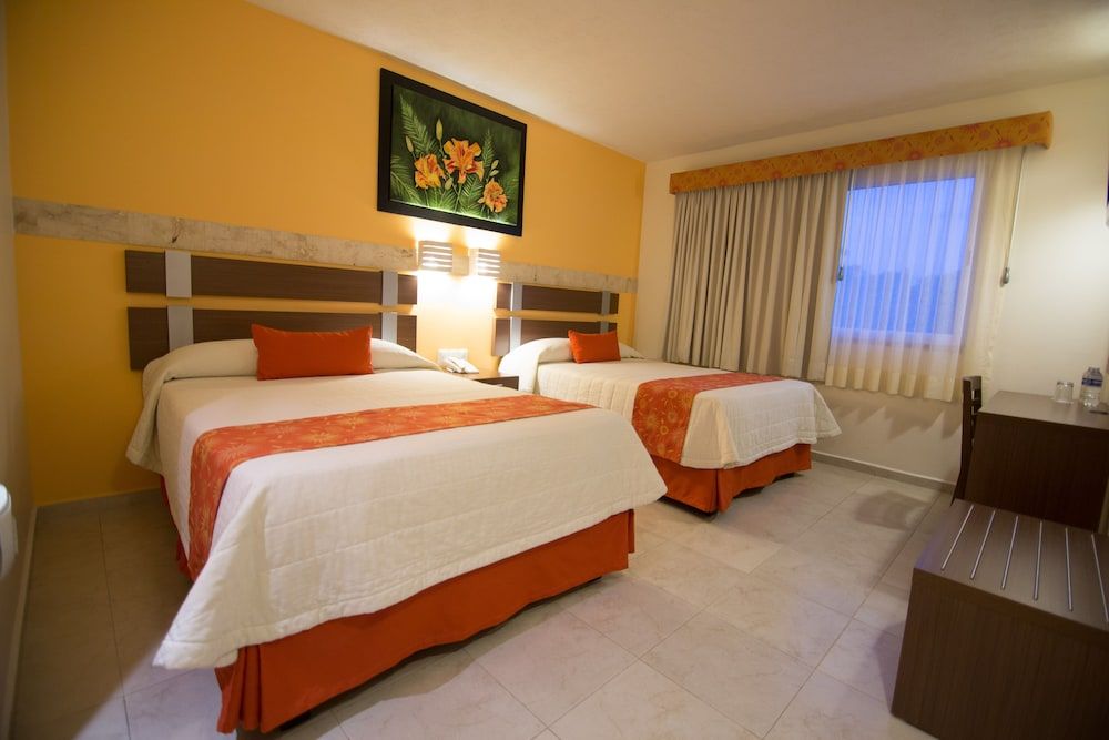 Hotel Tulijá Palenque Room, 2 Twin Beds, Street View 3