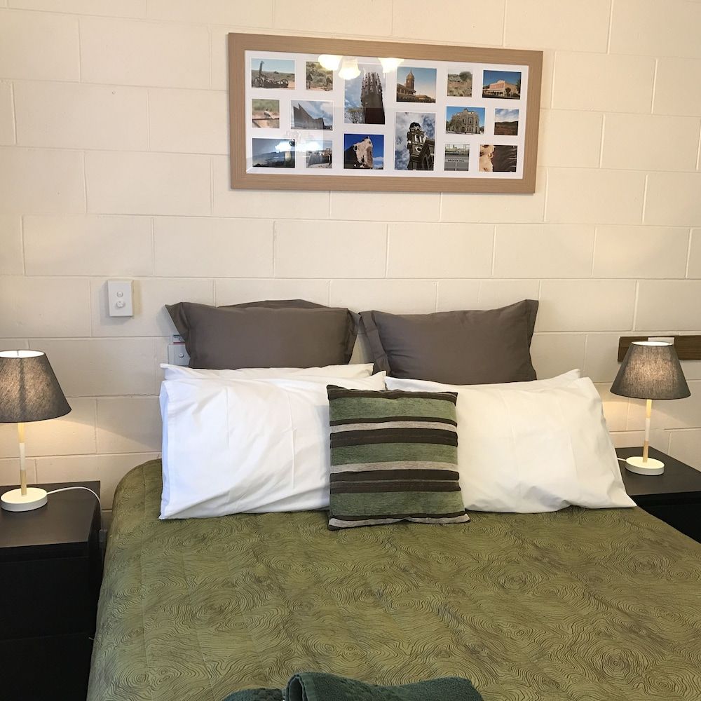 Lodge Outback Motel Classic Queen Room 3