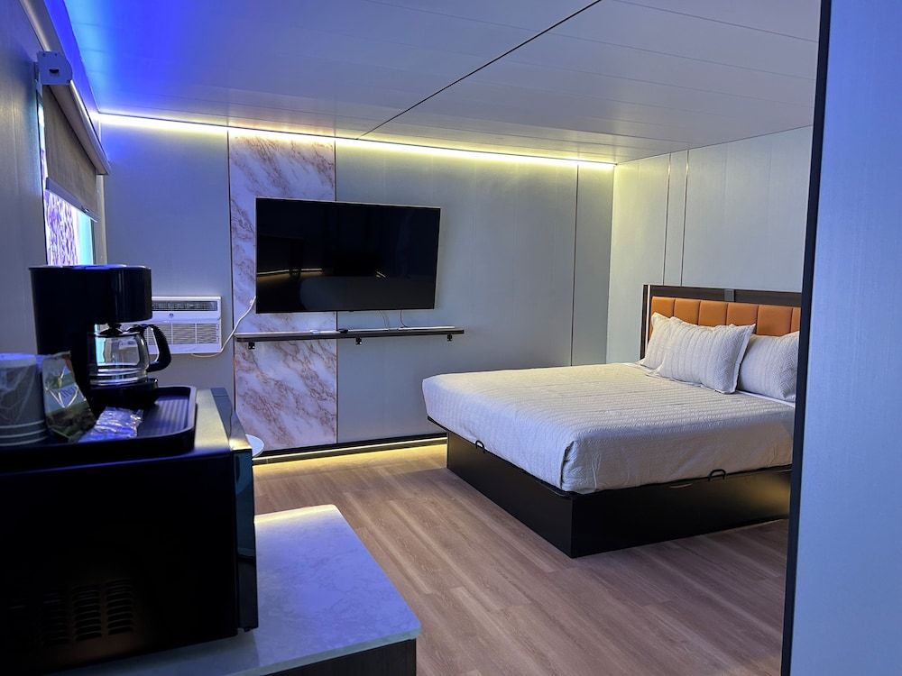 Mountain View Motel Deluxe Room, 1 King Bed (Second Floor) 3