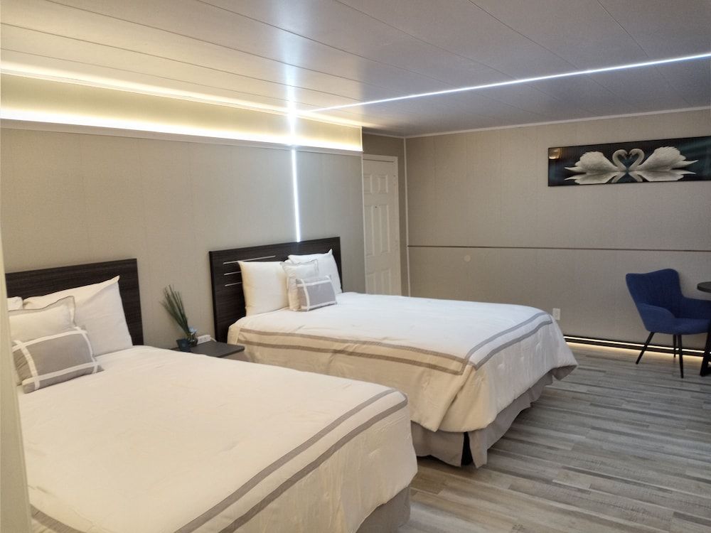 Mountain View Motel Deluxe Room, 2 Queen Beds 2