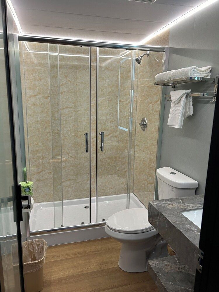 Mountain View Motel Deluxe Room, 1 King Bed (Second Floor) 4