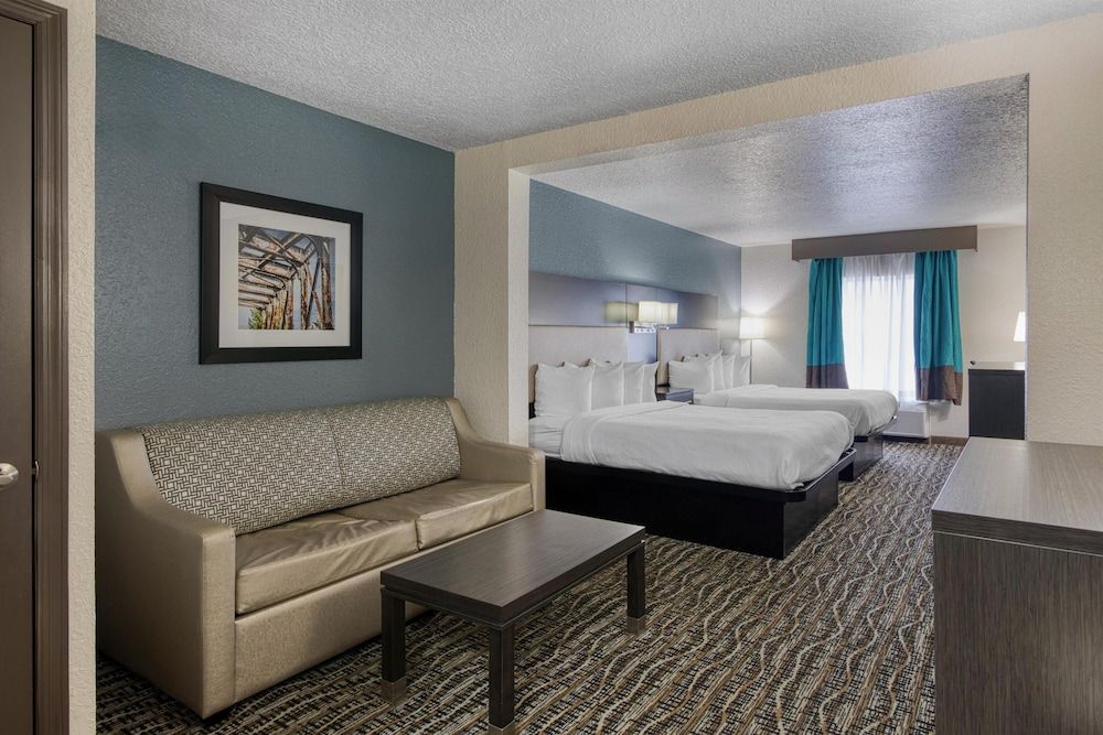 Best Western Waldo Inn and Suites Suite, 2 Queen Beds, Non Smoking, Refrigerator & Microwave (with Sofabed) 2